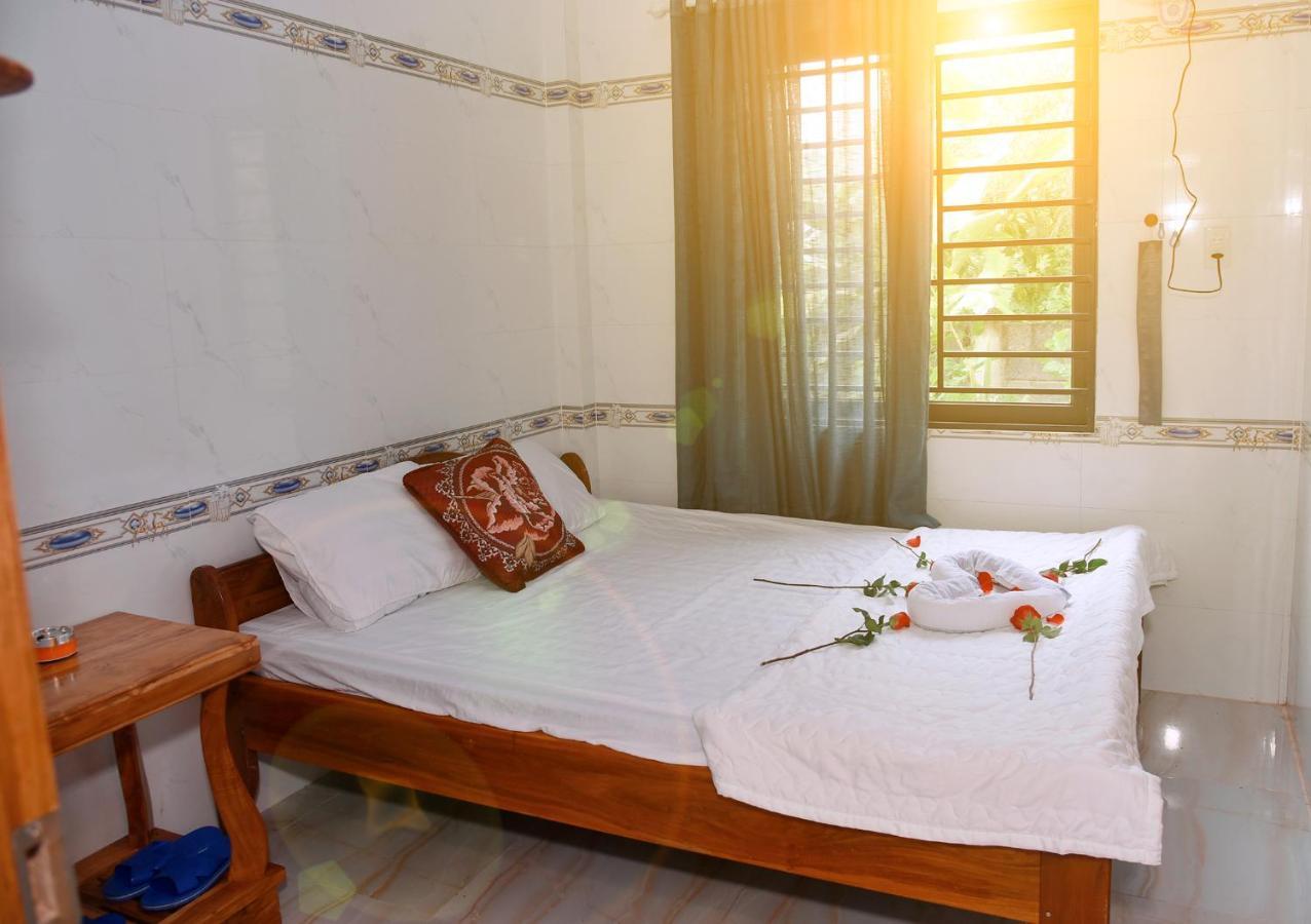Nha Nghi Hoa Muoi Gio Hotel Tan Tao Ngoại thất bức ảnh