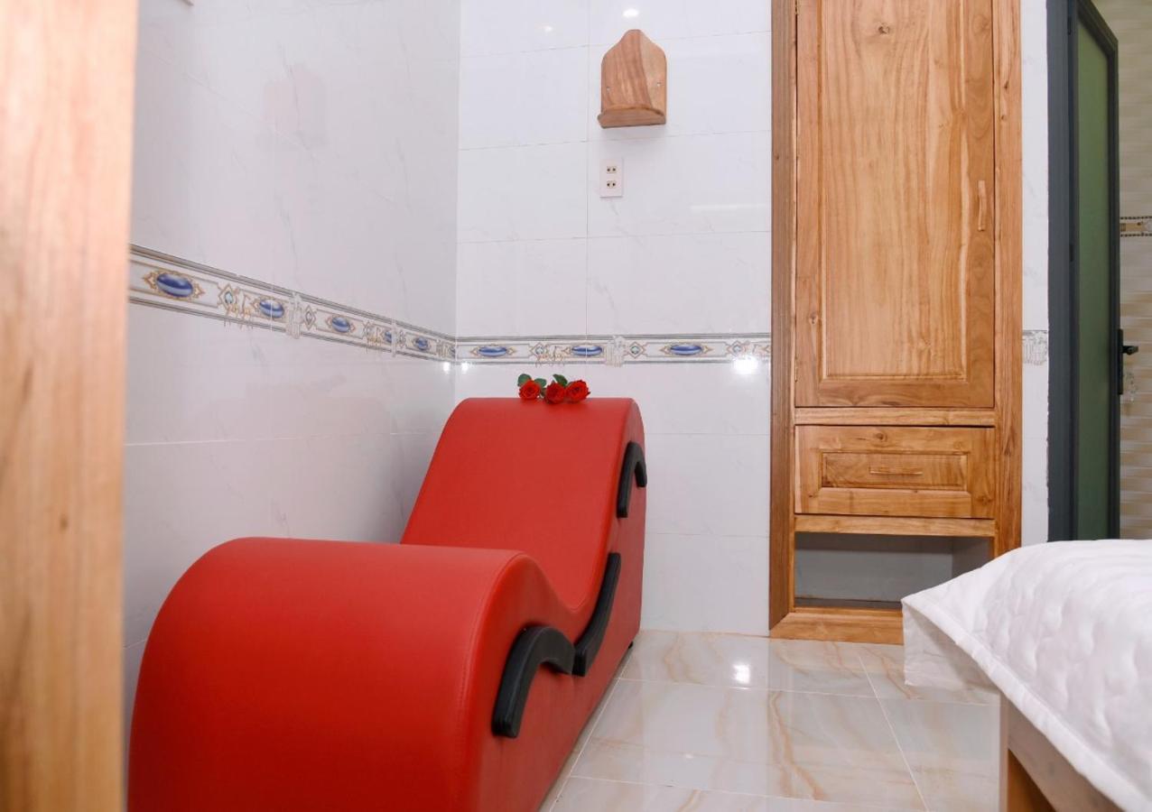 Nha Nghi Hoa Muoi Gio Hotel Tan Tao Ngoại thất bức ảnh